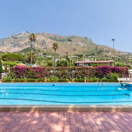 Villetta con Piscina condivisa e Giardino esclusivo di 1000 mq Forio di Ischia Esterno foto