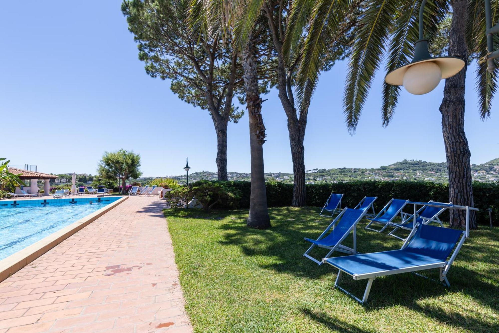 Villetta con Piscina condivisa e Giardino esclusivo di 1000 mq Forio di Ischia Esterno foto